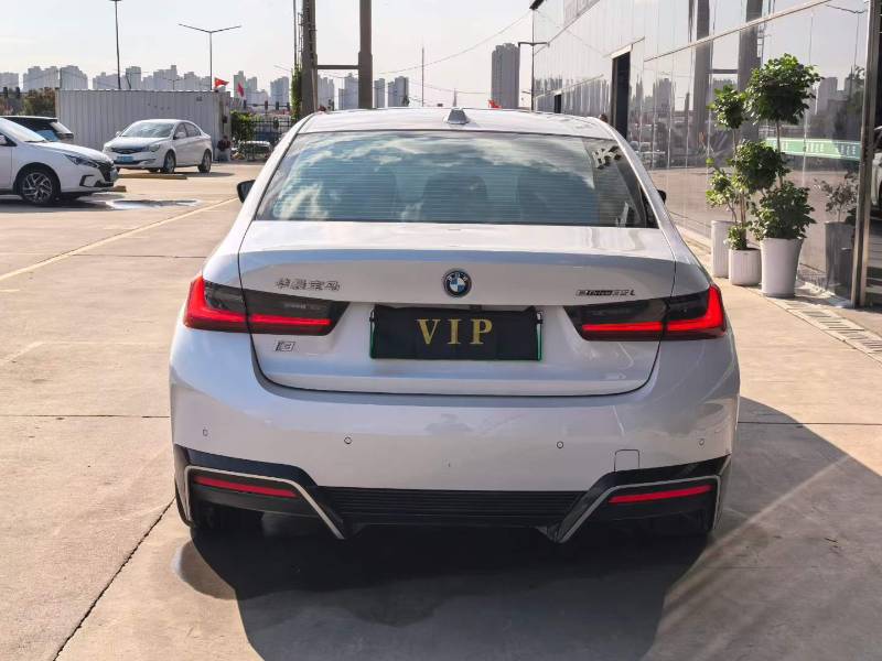 BMW i3 2023 immagine di auto #5