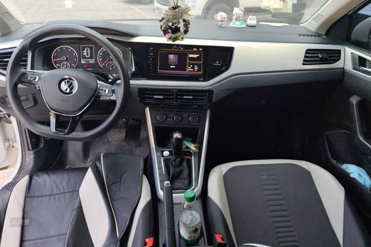 Volkswagen Polo 2022 car image #11