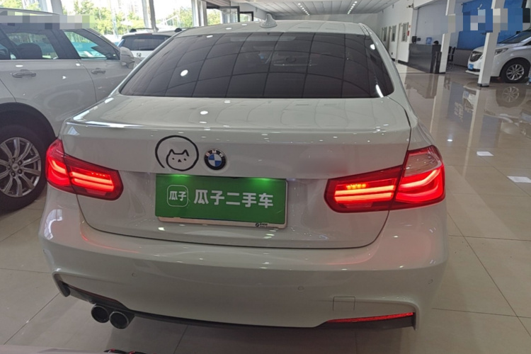 BMW 3 Series 2018 car image #6