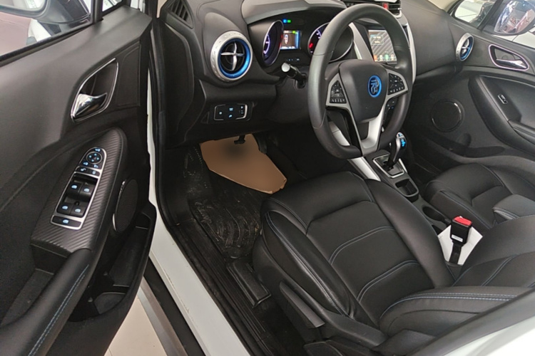 BYD Yuan New Energy 2019 car image #16