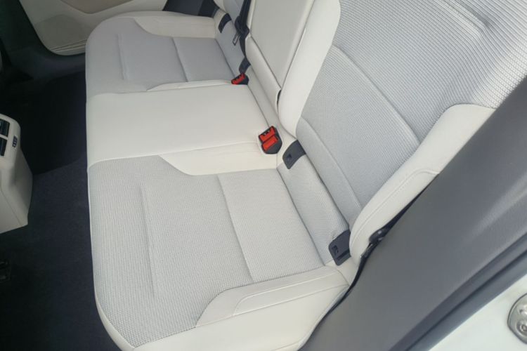 Volkswagen Golf 2018 car image #17