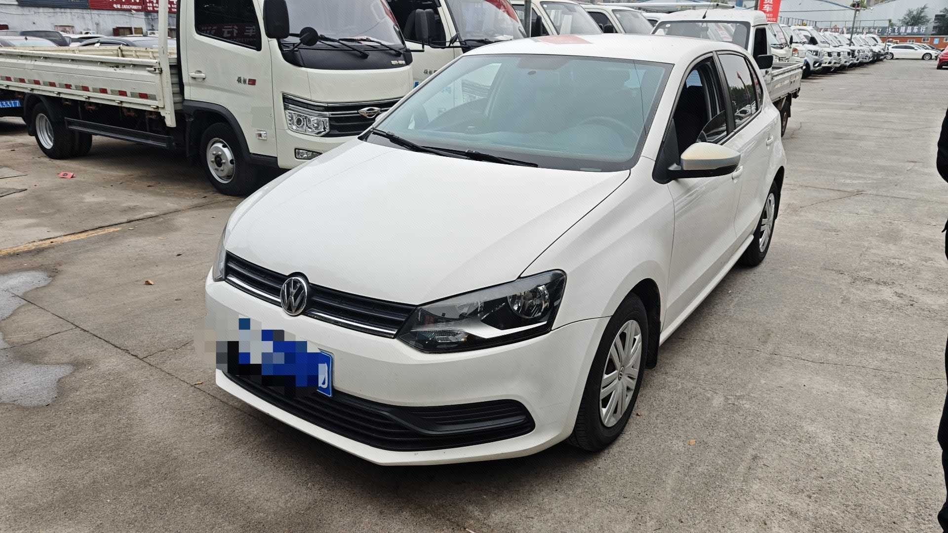 Volkswagen Polo 2015 car image 