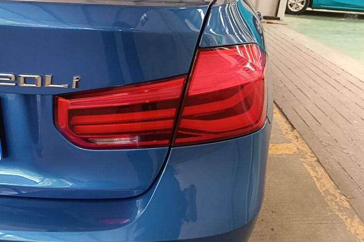 BMW 3 Series 2017 car image #8