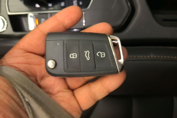 Volkswagen Tharu 2018 car image #9