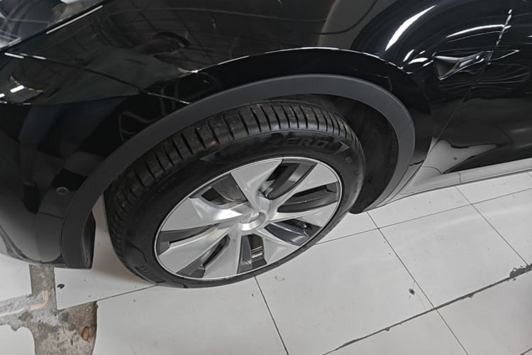 Tesla Model Y 2023 #9 Tesla Model Y 2023 car image #9