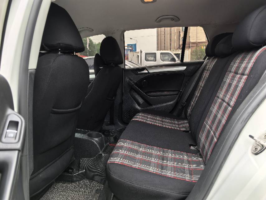 Volkswagen Golf 2013 car image #7