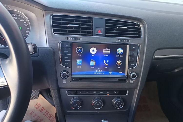 Volkswagen Golf 2016 car image #13