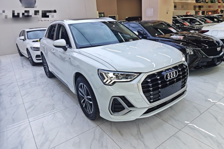 Audi Q3 2023 #4 Audi Q3 2023 car image #4