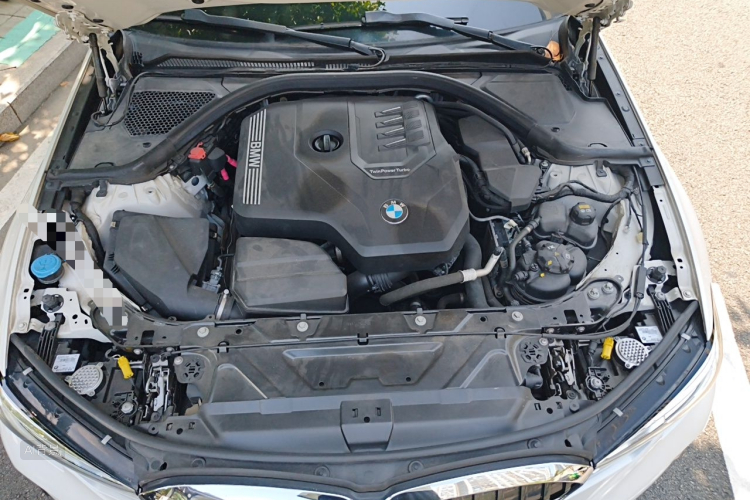 BMW 3 Series 2020 car image #22