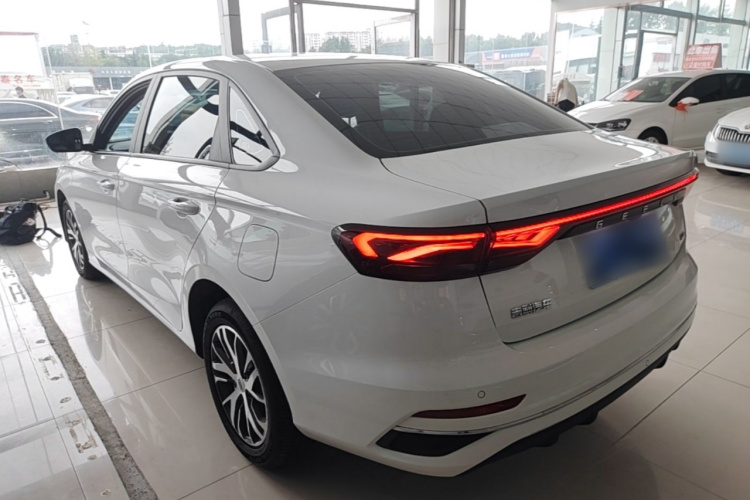 GEELY Emgrand 2026 car image #5
