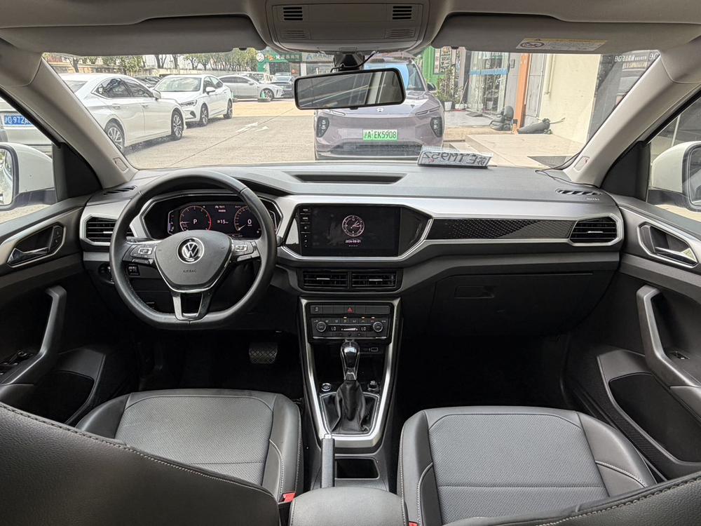 Volkswagen T-Cross 2021 car image #13