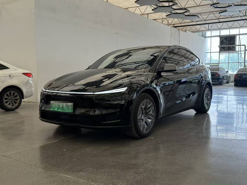 Tesla Model Y L 2025 Tesla Model Y L 2025 car image