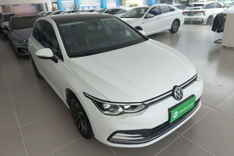 Volkswagen Golf 2024 car image #4