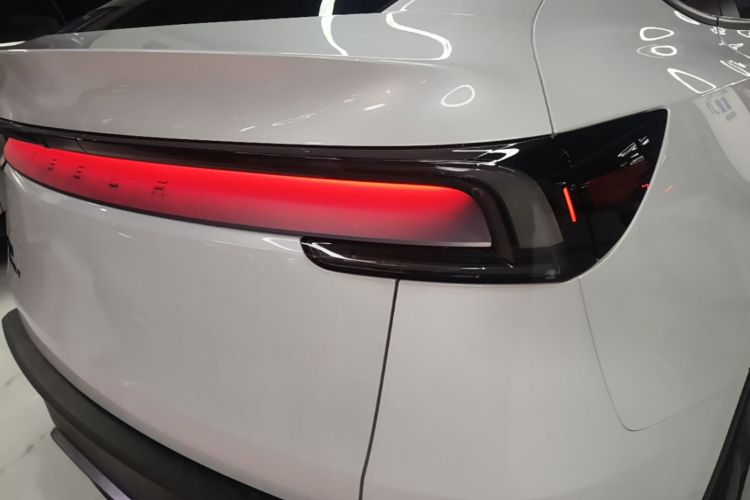 Tesla Model Y 2026 #8 Tesla Model Y 2026 car image #8
