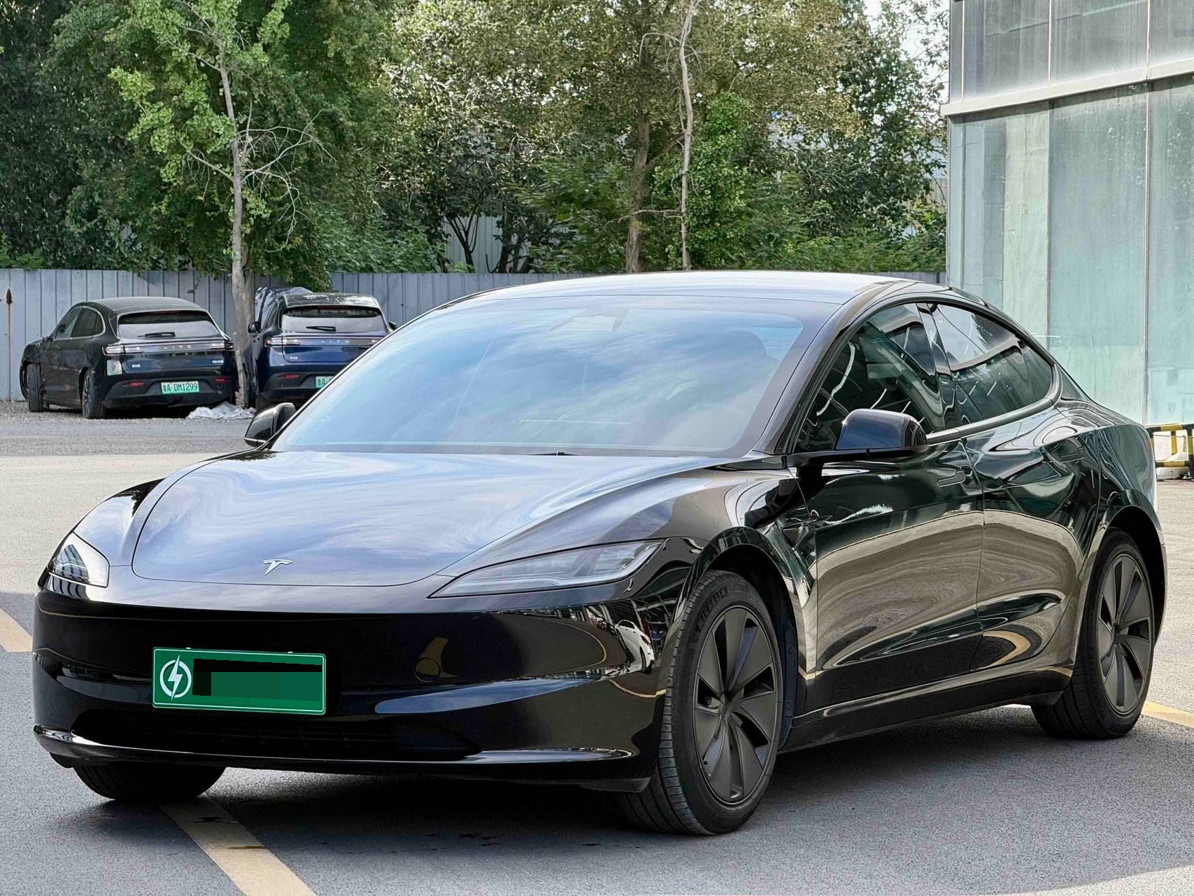 Tesla Model 3 2023 car image 