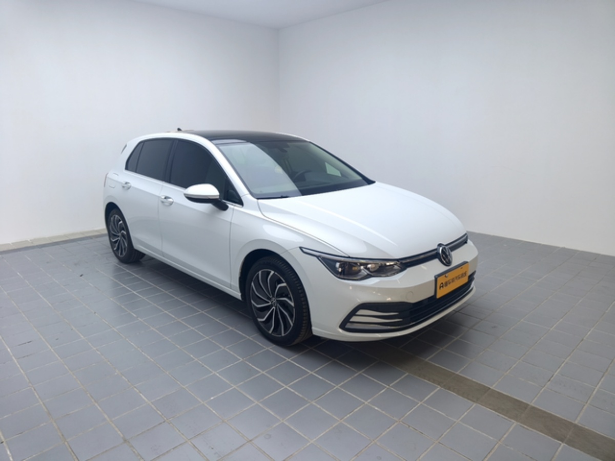 Volkswagen Golf 2021 car image #3