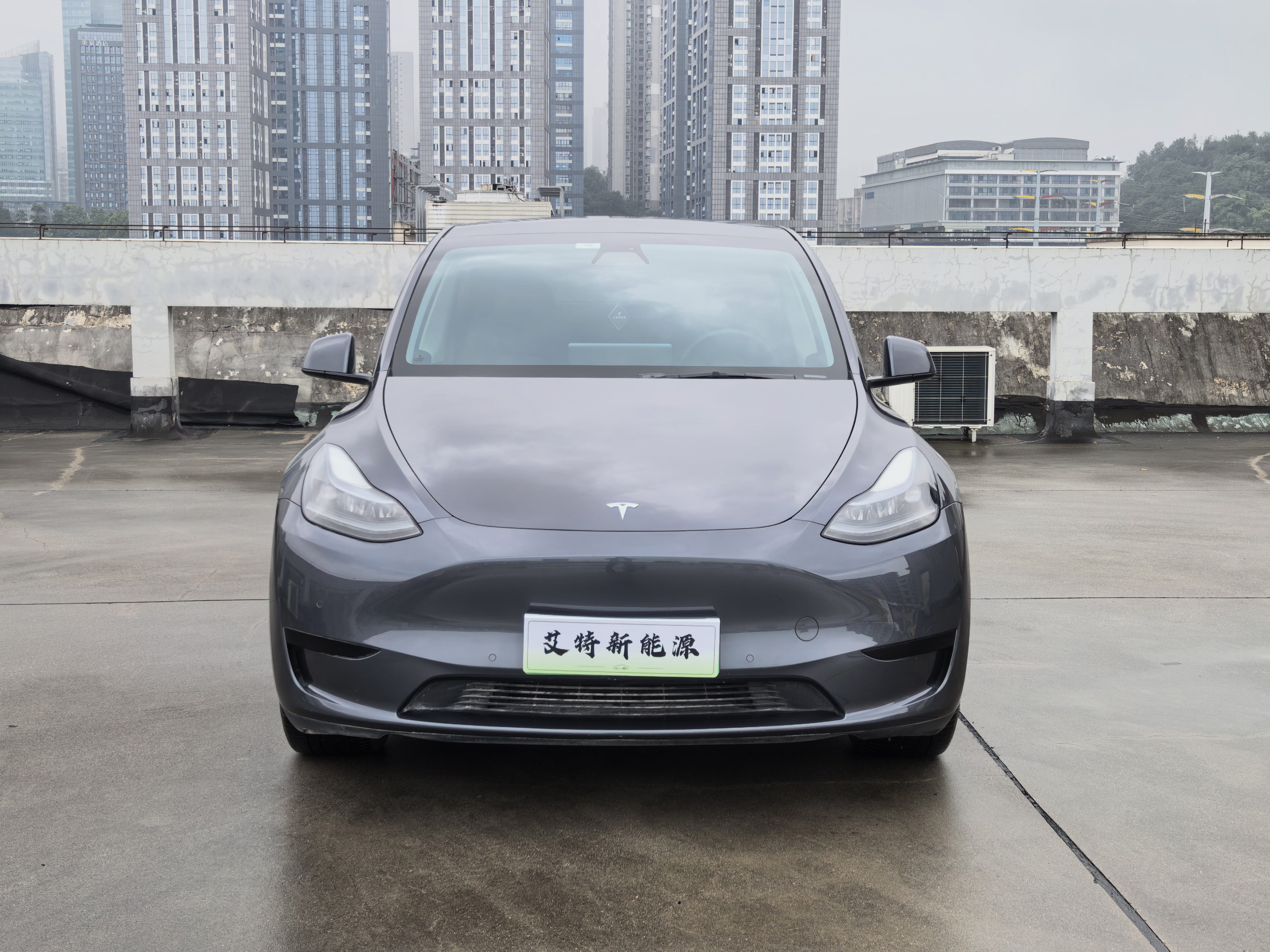 Tesla Model Y 2022 car image #2