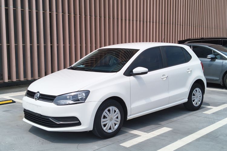 Volkswagen Polo 2018 car image #2
