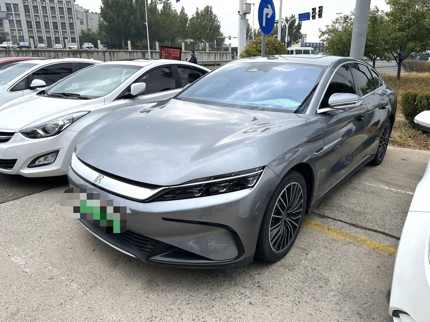 BYD Han 2024 BYD Han 2024 صورة سيارة