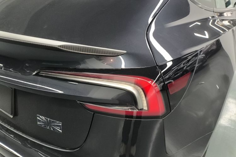 Tesla Model 3 2024 car image #8