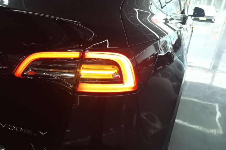Tesla Model Y 2023 #8 Tesla Model Y 2023 immagine di auto #8