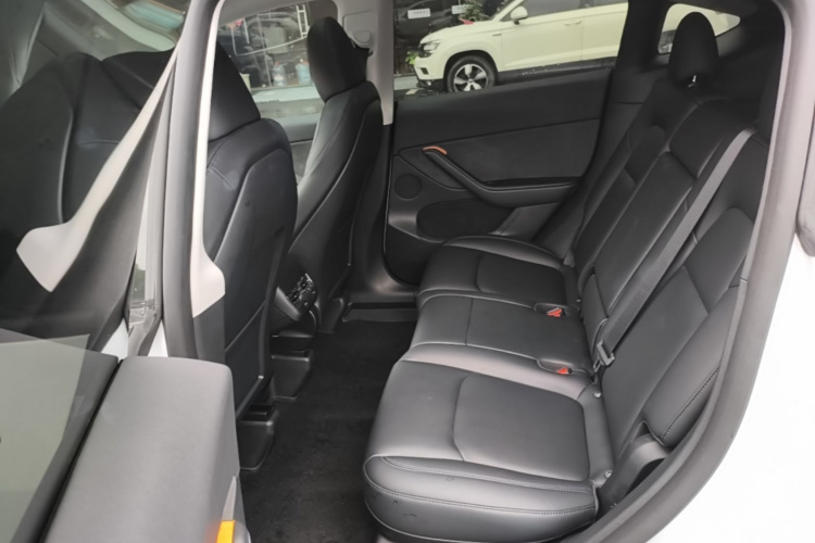 Tesla Model Y 2024 #17 Tesla Model Y 2024 car image #17