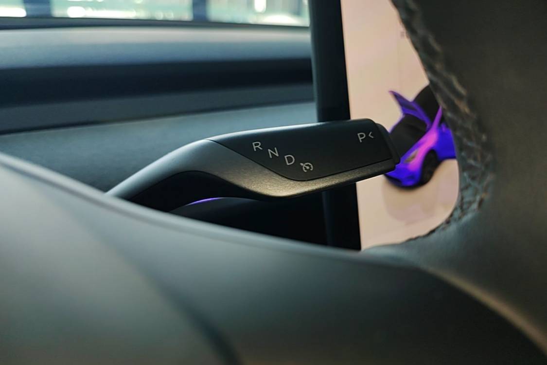 Tesla Model Y 2024 #20 Tesla Model Y 2024 car image #20