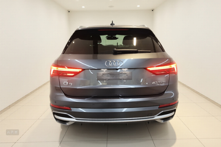 Audi Q3 2022 car image #6