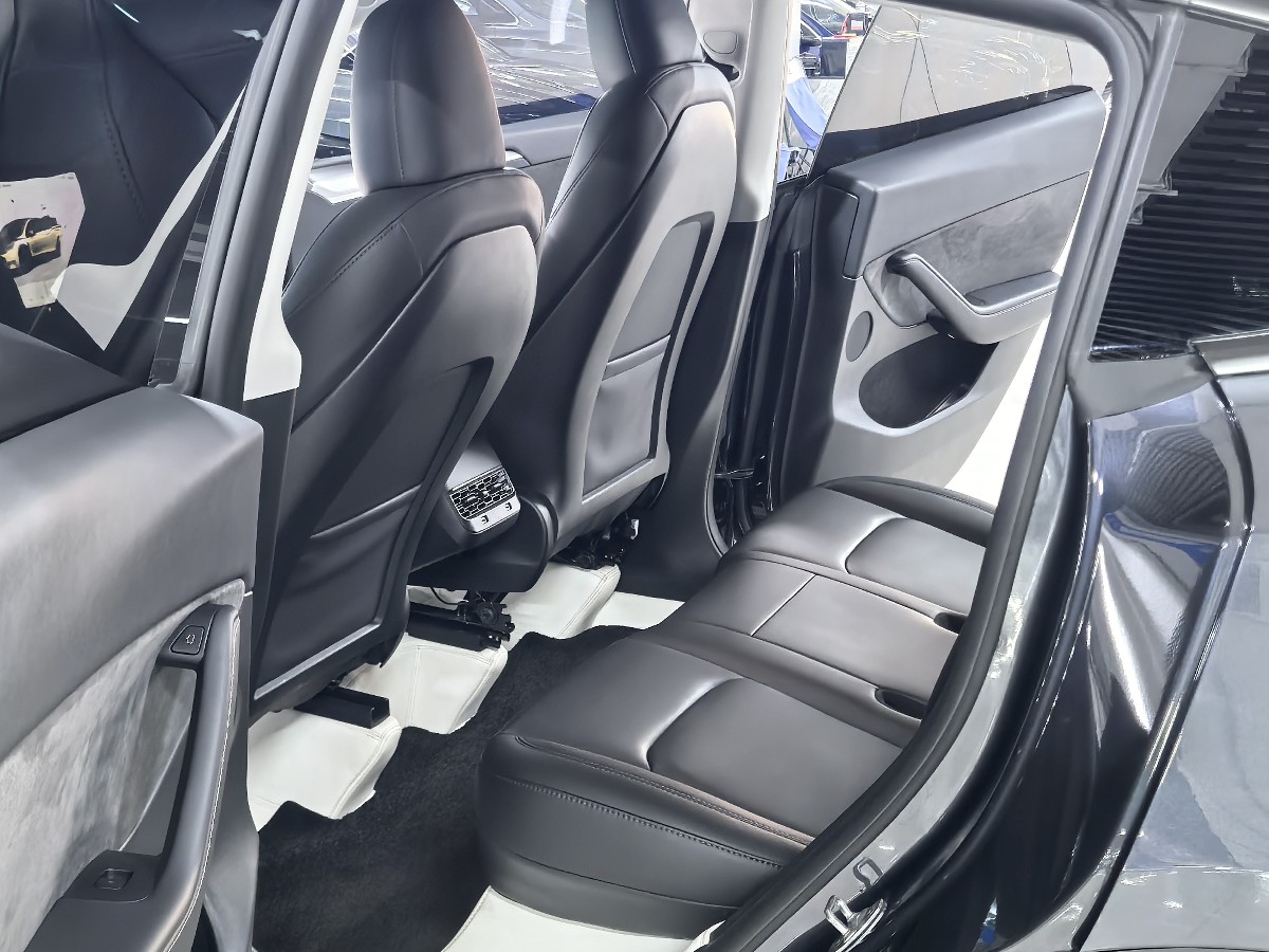 Tesla Model Y 2024 #11 Tesla Model Y 2024 car image #11