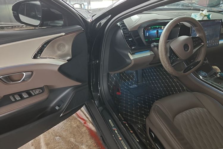 BYD Han 2024 car image #16