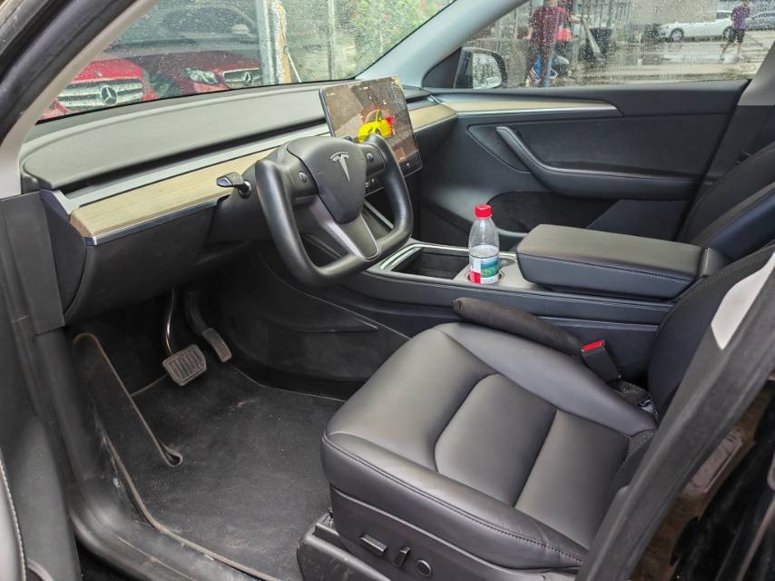 Tesla Model Y 2023 #3 Tesla Model Y 2023 car image #3