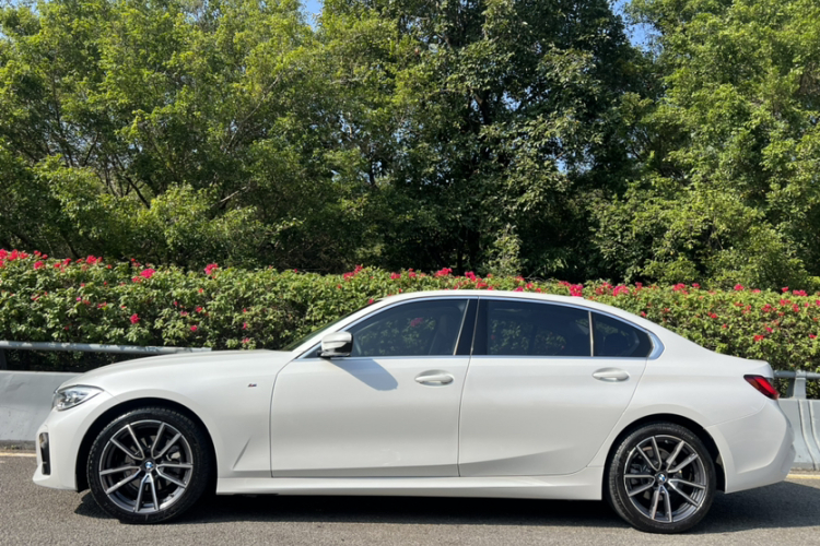 BMW 3 Series 2022 car image #5