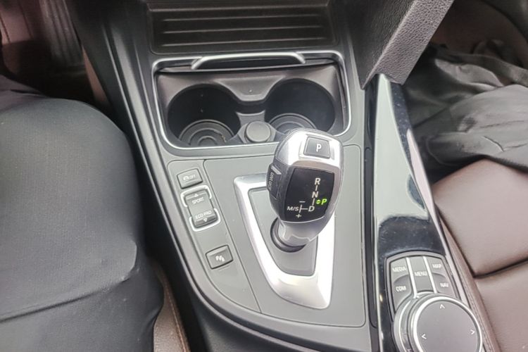 BMW 3 Series 2019 image de voiture #14