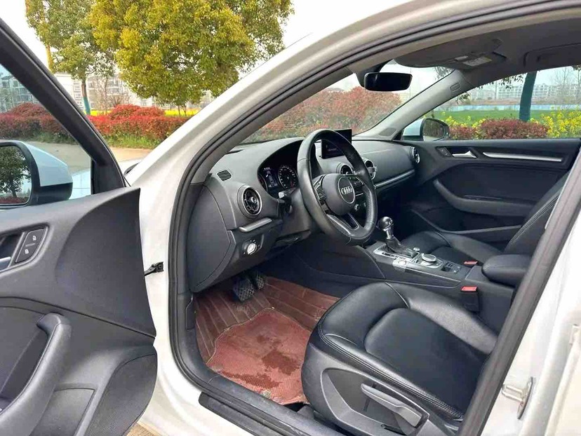 Audi A3 2019 car image #3
