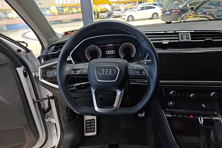Audi Q3 2022 #15 Audi Q3 2022 car image #15