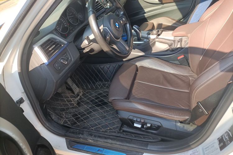 BMW 3 Series 2019 #15 BMW 3 Series 2019 صورة سيارة #15