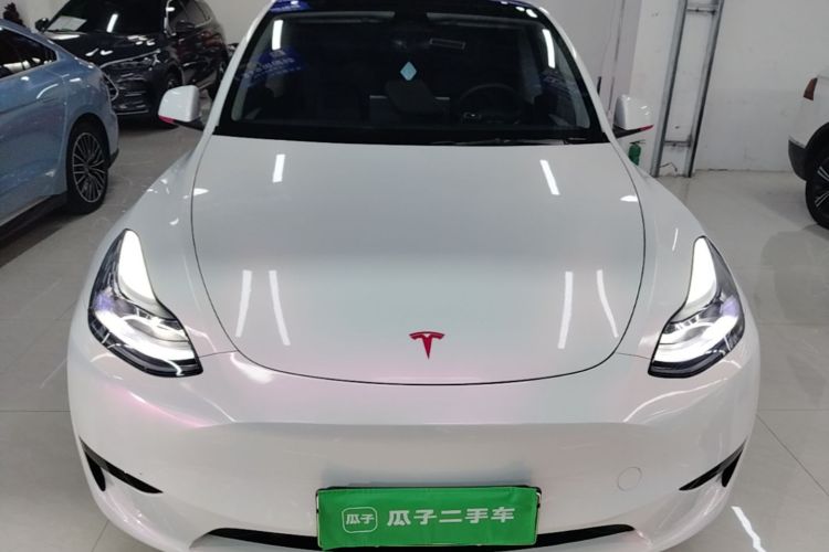 Tesla Model Y 2024 #3 Tesla Model Y 2024 car image #3