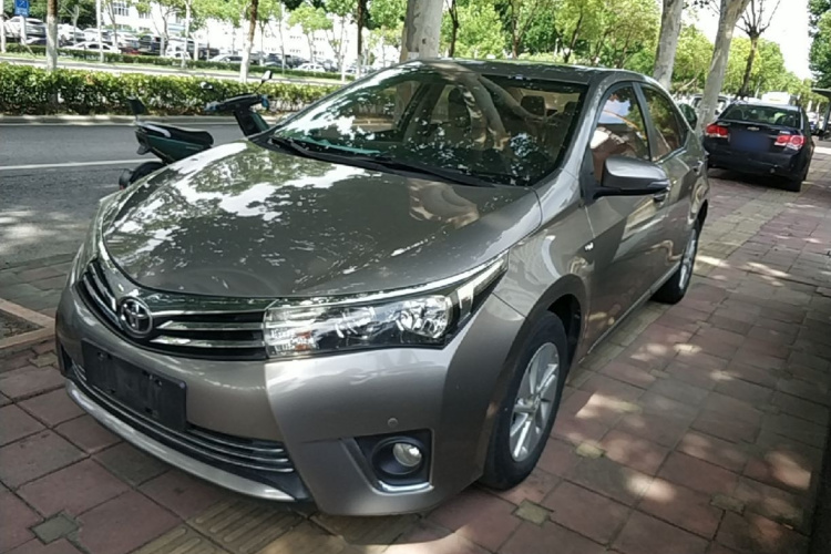 2015 immagine di auto #2