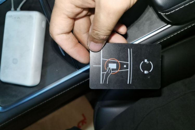 Tesla Model Y 2024 car image #9