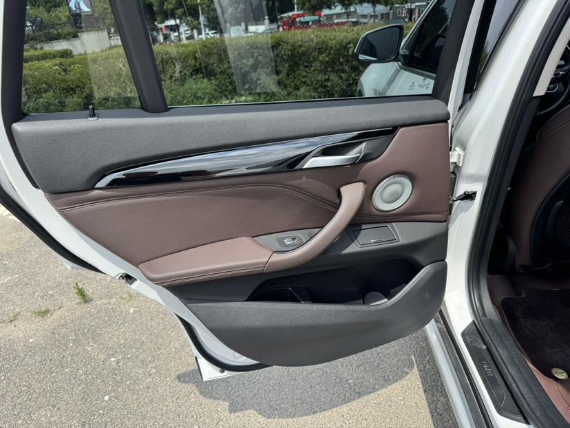 BMW X1 2023 car image #13