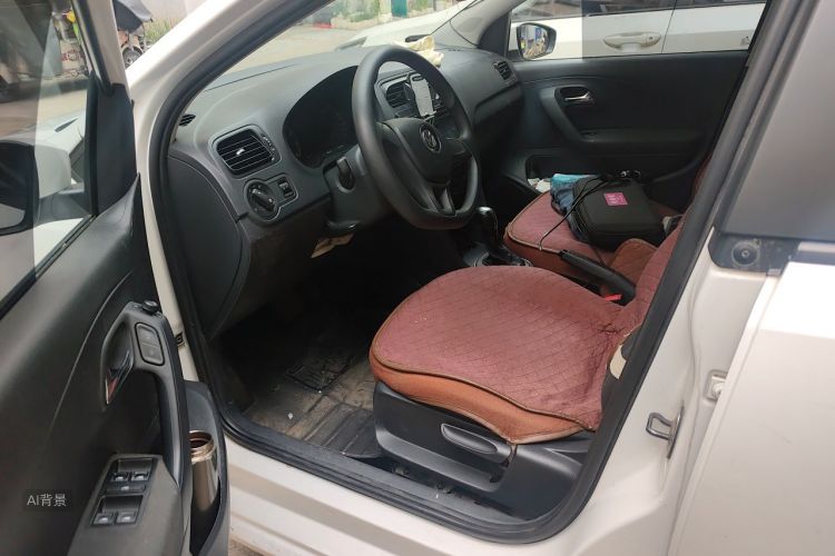 Volkswagen Polo 2016 car image #18