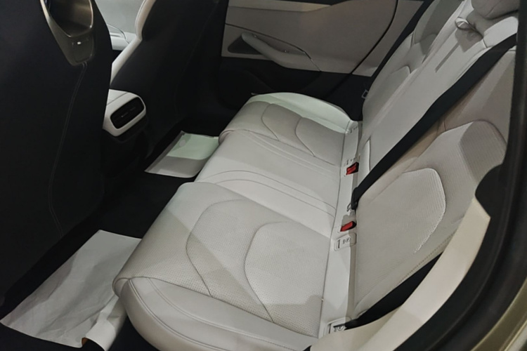 MI SU7 2024 car image #17