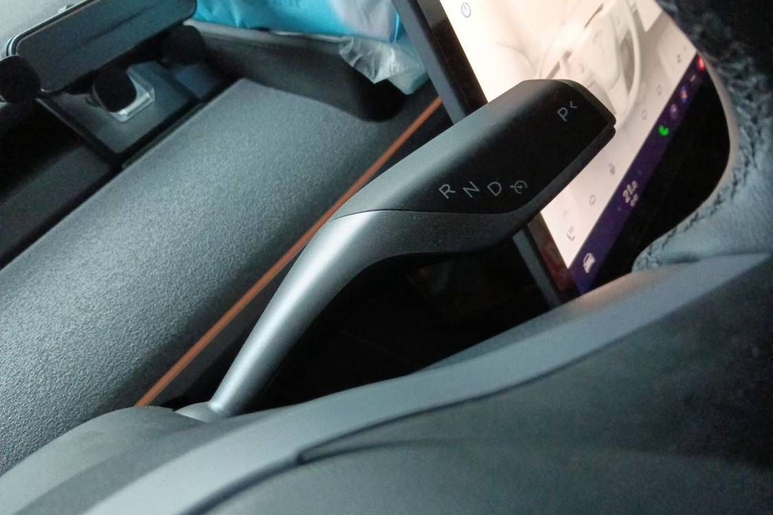 Tesla Model Y 2024 #27 Tesla Model Y 2024 car image #27