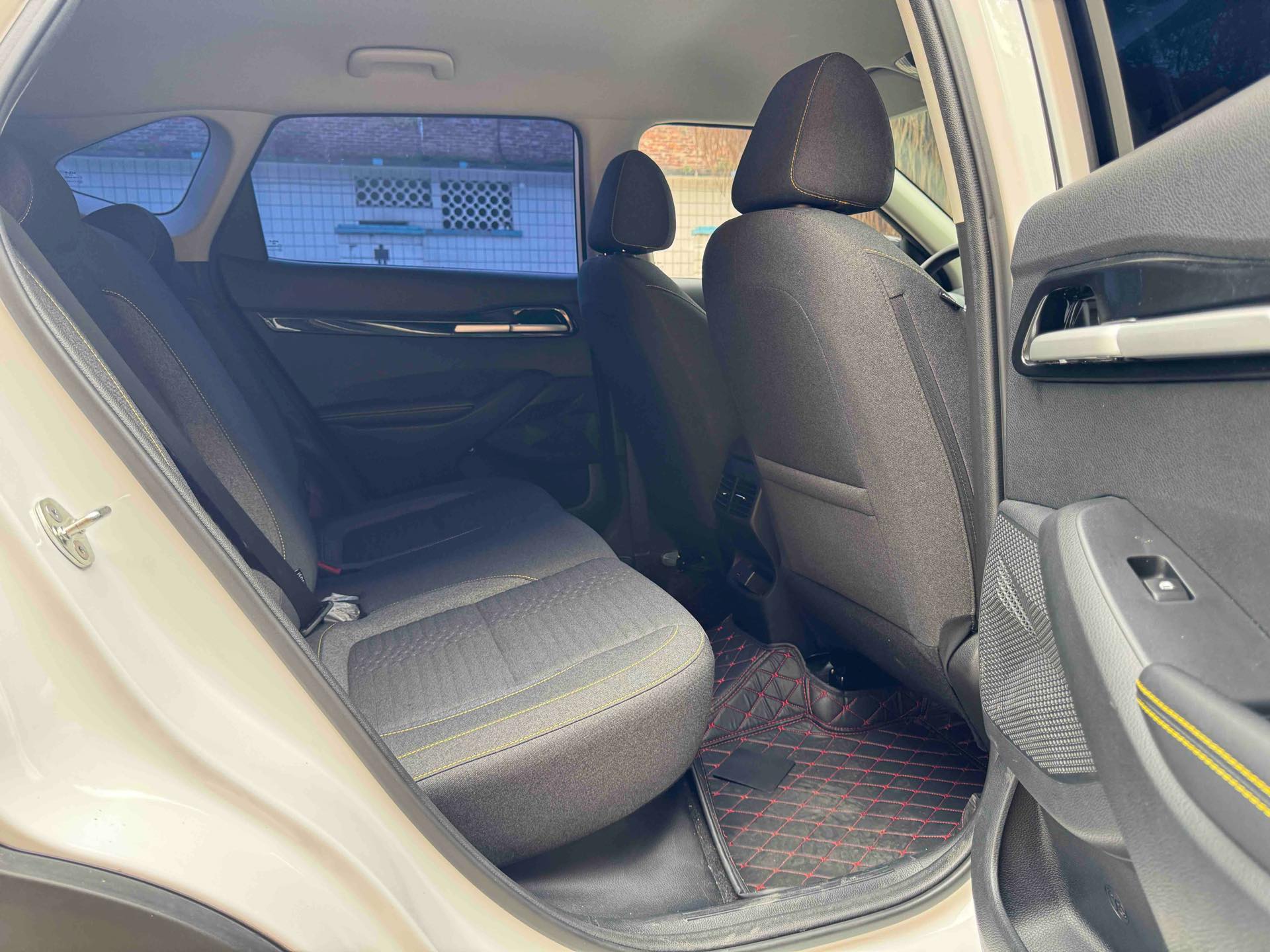 Kia Seltos 2025 car image #13