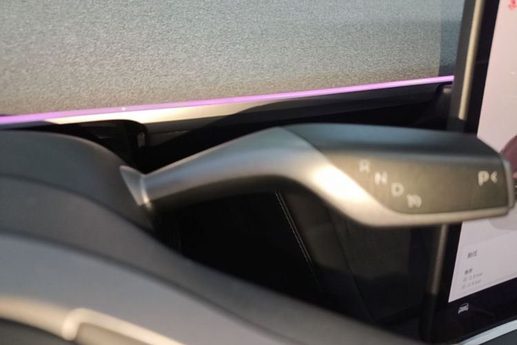 Tesla Model Y 2023 #14 Tesla Model Y 2023 car image #14