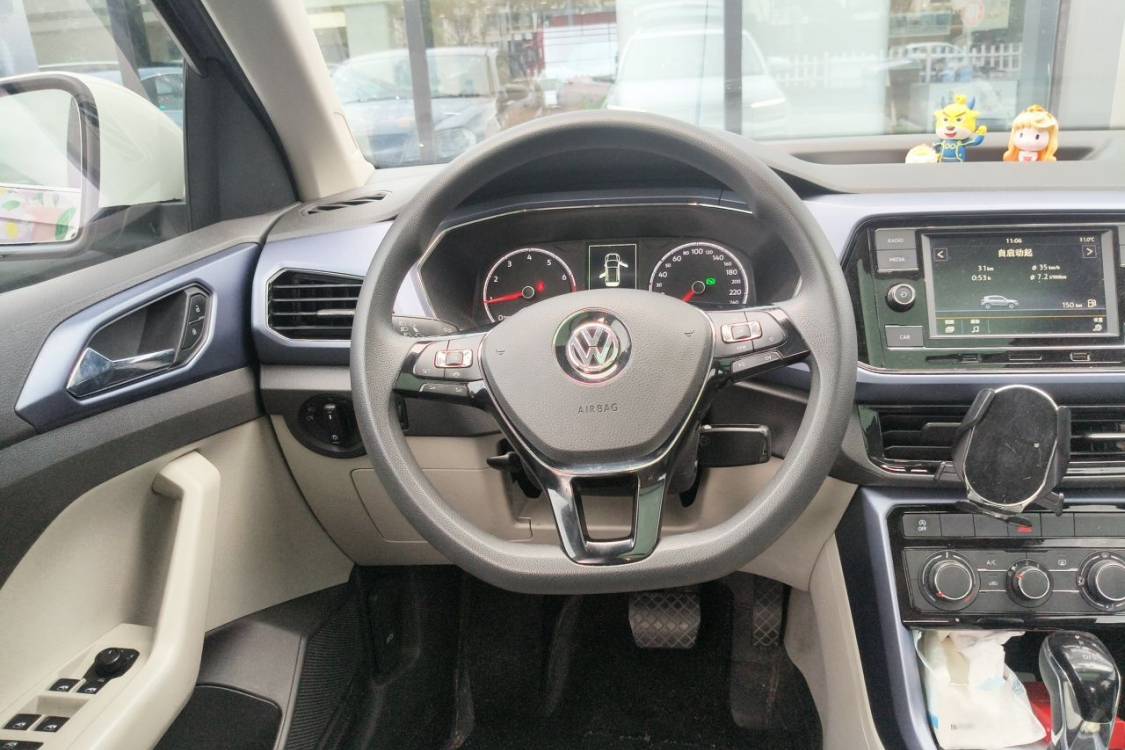 Volkswagen T-Cross 2020 car image #22