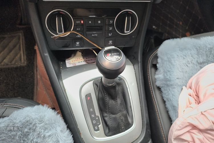 Audi Q3 2019 #16 Audi Q3 2019 car image #16