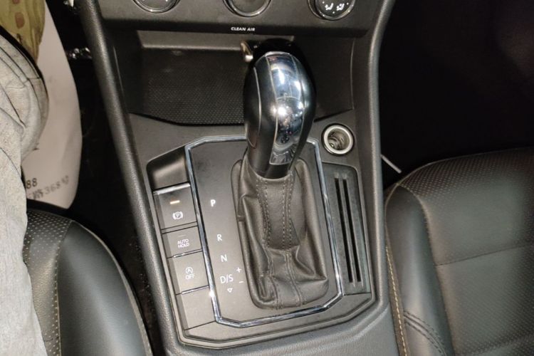 Volkswagen Lavida 2019 #14 Volkswagen Lavida 2019 car image #14