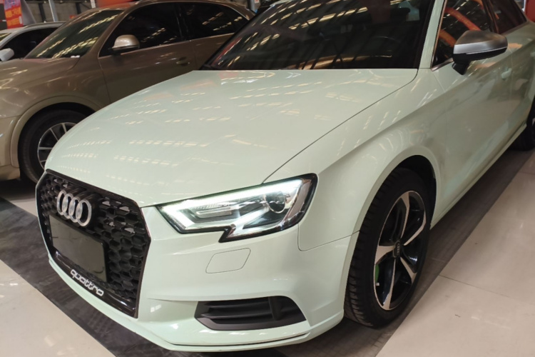 Audi A3 2018 car image #2