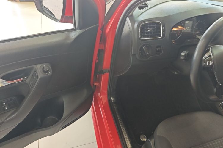 Volkswagen Polo 2016 #16 Volkswagen Polo 2016 car image #16